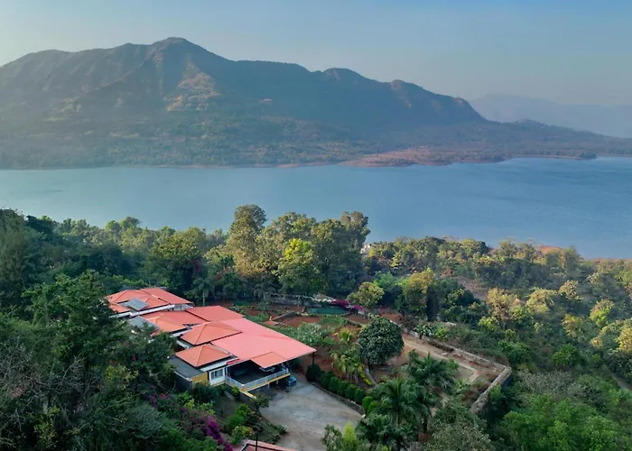 Ekam Lake House: Mountain Views & Wellness Retreat